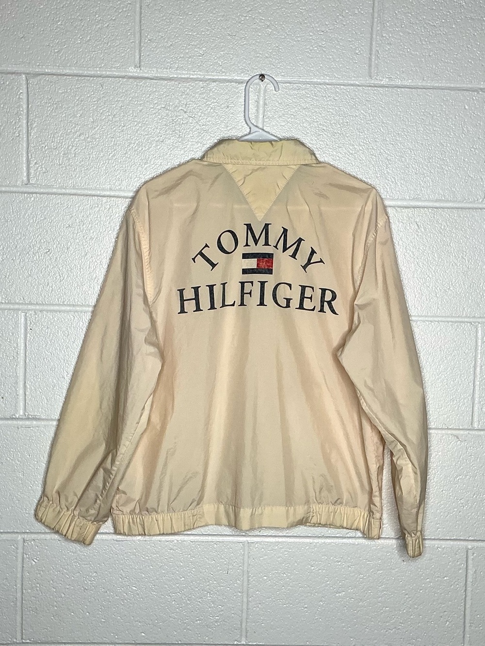 < Vintage Tommy Hilfiger Nylon Spellout Windbreaker Jacket >